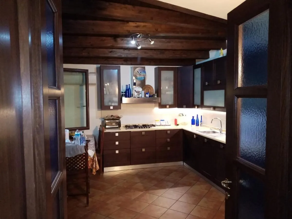 Brezza di mare appartamento in Villa con giardino e spiaggia ,casa vacanze al mare Quartu SantʼElena